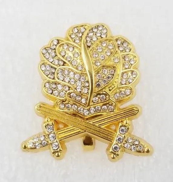 Orden - Eichenlaub mit Schwertern und Diamanten - Gold (Repro) Orden - Eichenlaub mit Schwertern und Diamanten - Gold (Repro)