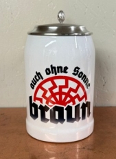 Bierkrug mit Zinndeckel - Auch ohne Sonne braun