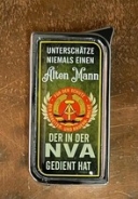 Feuerzeug - SM - Unterschätze nie einen alten Mann der in der NVA gedient hat Feuerzeug - SM - Unterschätze nie einen alten Mann der in der NVA gedient hat